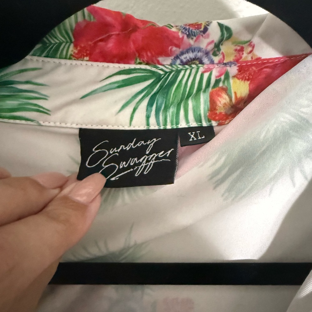Sunday Swagger Floral Polo - Picture 2 of 4